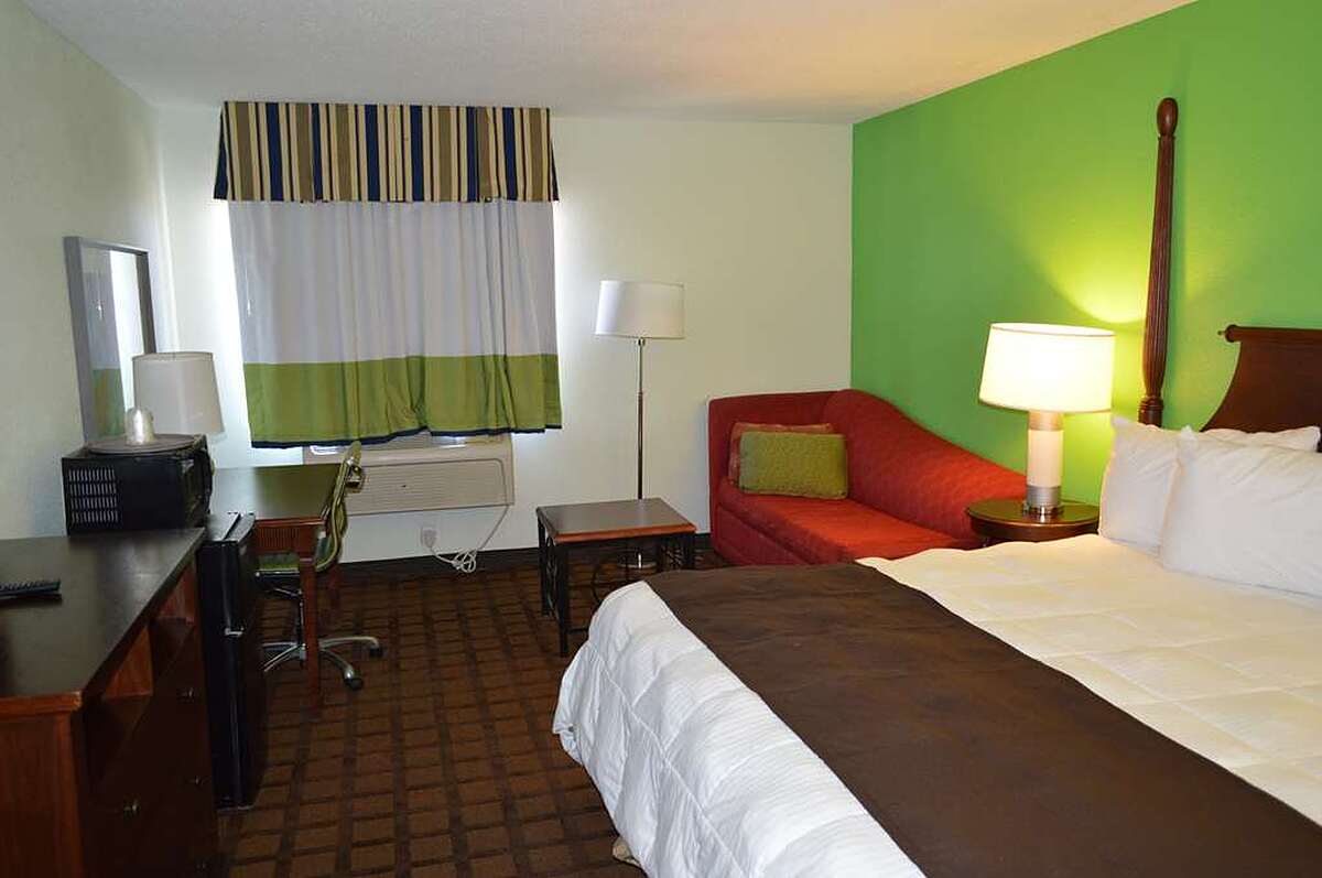 Days Inn and Suites New Buffalo