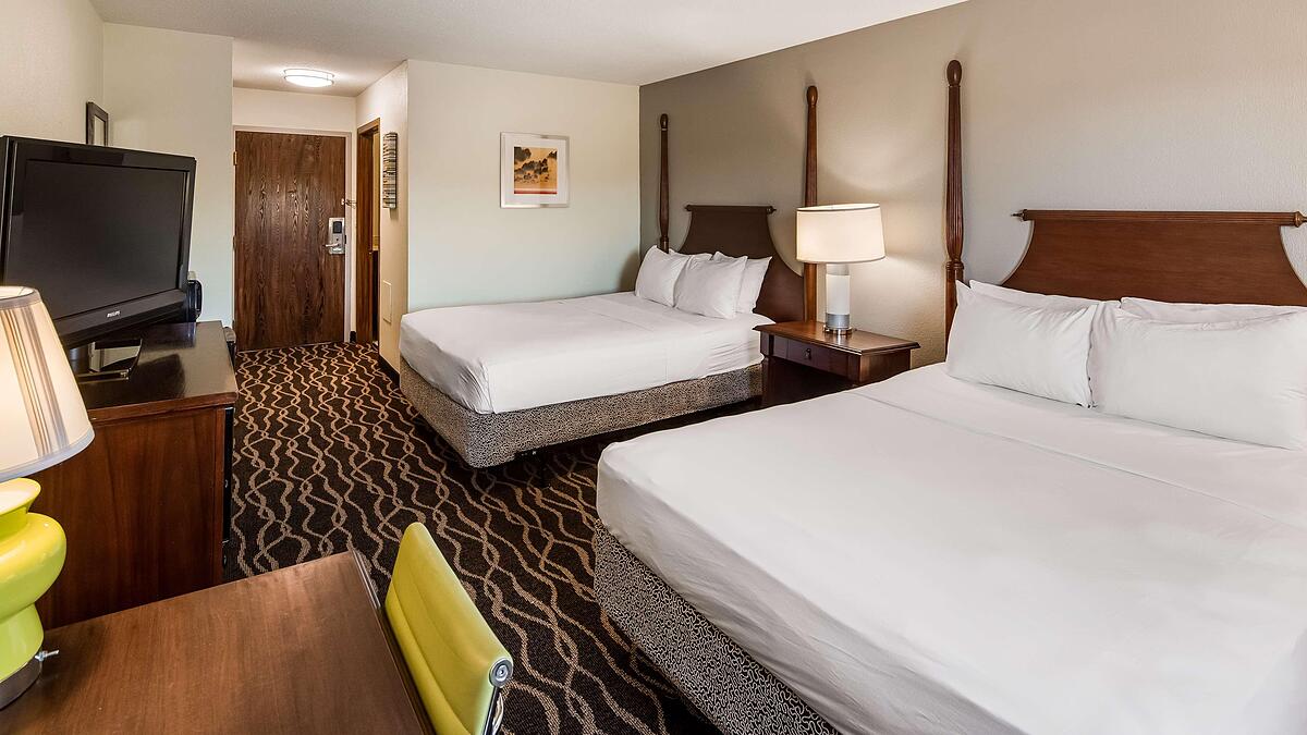 Days Inn and Suites New Buffalo