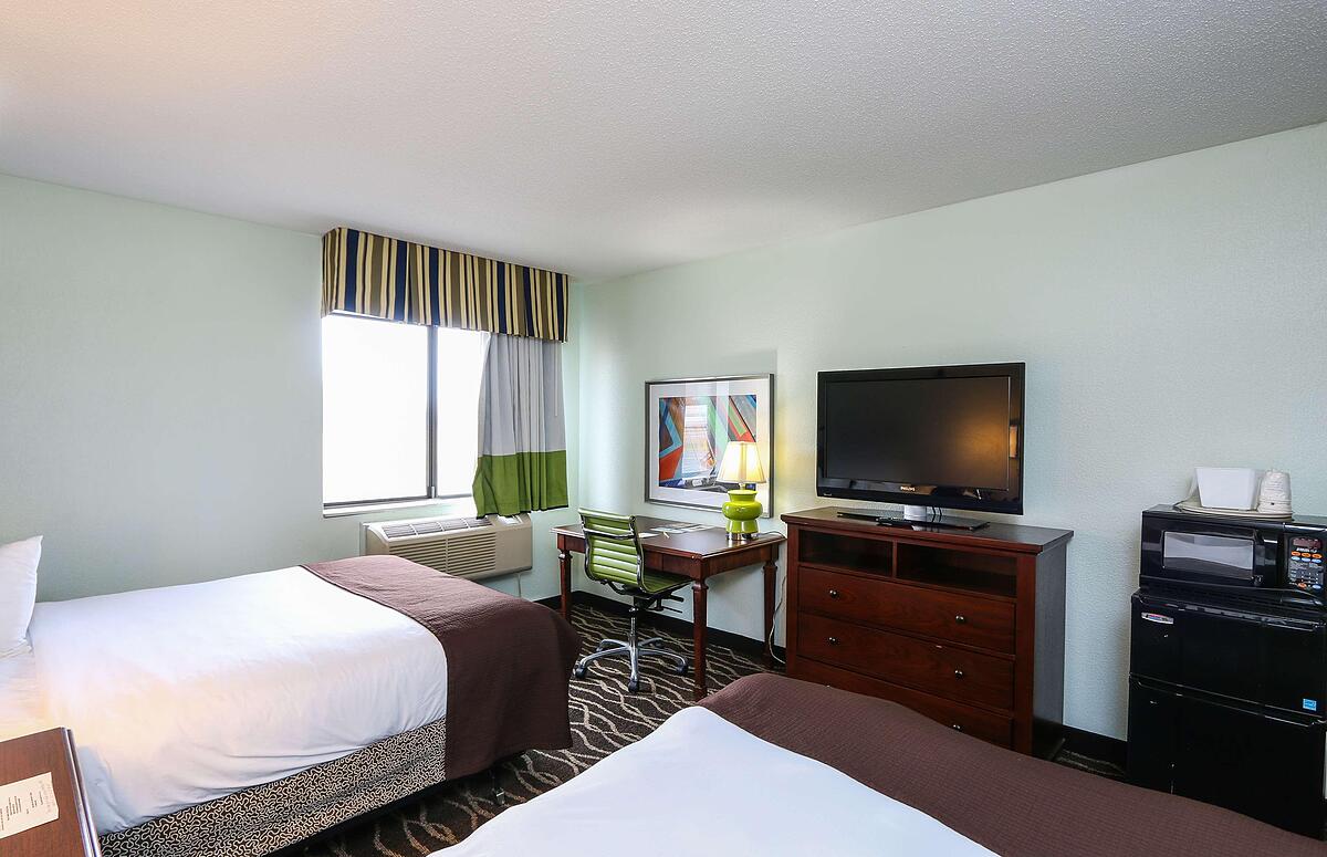 Days Inn and Suites New Buffalo