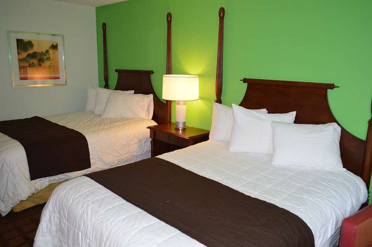 Days Inn and Suites New Buffalo