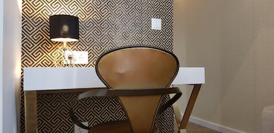 دمار بوتیک هتل