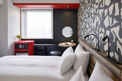 د ب تکیو اساکوسا