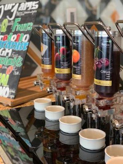 رویال ام هتل اند ریزورت