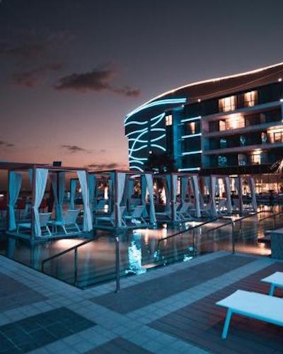 رویال ام هتل اند ریزورت