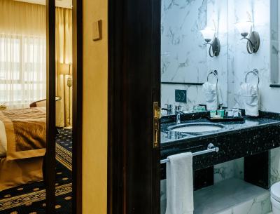 تولیپ این ال خان هتل