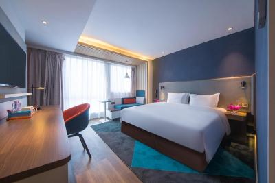 هالیدی این اکسپرس شانگهای جینشان