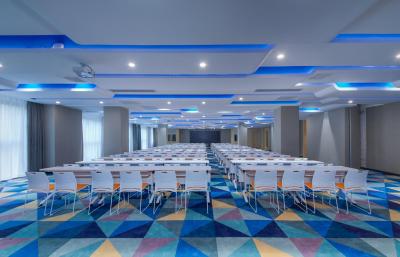 هالیدی این اکسپرس شانگهای جینشان