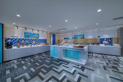 هالیدی این اکسپرس شانگهای جینشان