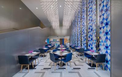 هالیدی این اکسپرس شانگهای جینشان