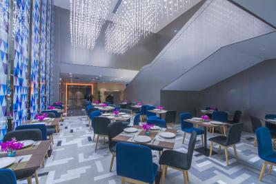 هالیدی این اکسپرس شانگهای جینشان