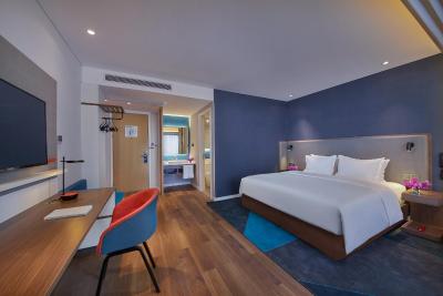 هالیدی این اکسپرس شانگهای جینشان