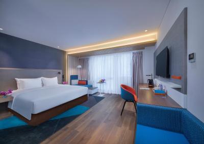 هالیدی این اکسپرس شانگهای جینشان