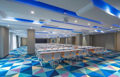 هالیدی این اکسپرس شانگهای جینشان