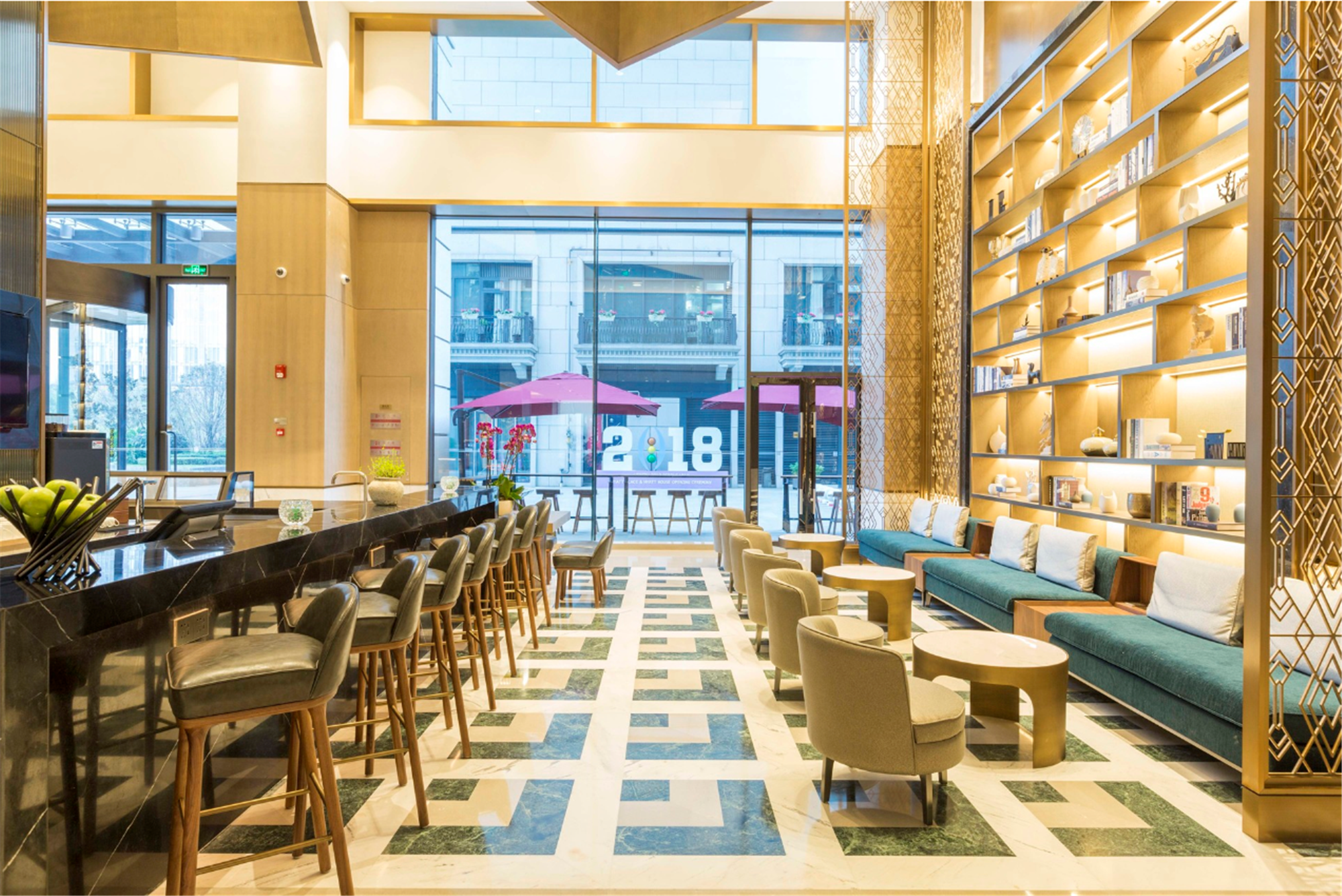 هیات هوس چنگدو پبل والک