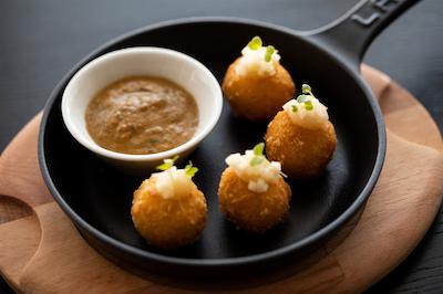 اک هتل کاپ تون واترفرنت