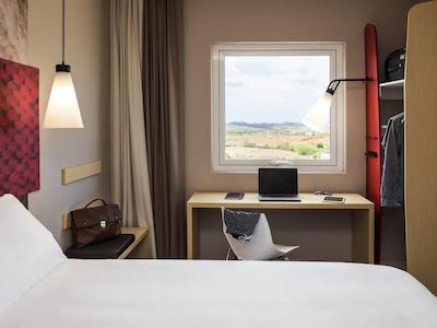 ایبیز مازاتلن مارینا هتل