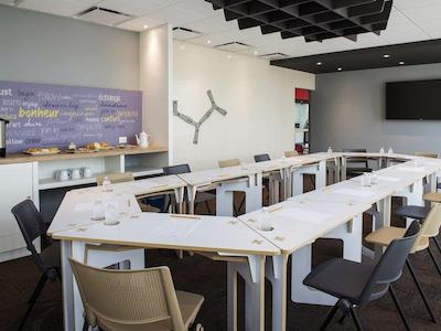 ایبیز مازاتلن مارینا هتل