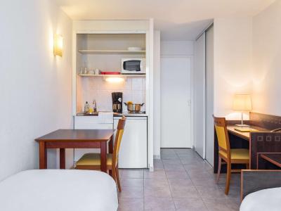 اپاردتل اداجیو اکسز نیس اکرپلیز