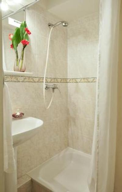 اپاردتل اداجیو اکسز نیس اکرپلیز