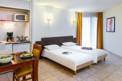 اپاردتل اداجیو اکسز نیس اکرپلیز