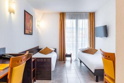 اپاردتل اداجیو اکسز نیس اکرپلیز