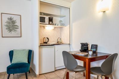 اپاردتل اداجیو اکسز نیس اکرپلیز