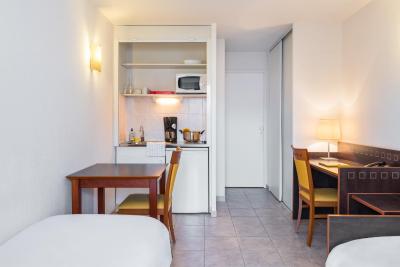 اپاردتل اداجیو اکسز نیس اکرپلیز