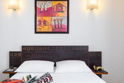 اپاردتل اداجیو اکسز نیس اکرپلیز