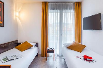 اپاردتل اداجیو اکسز نیس اکرپلیز