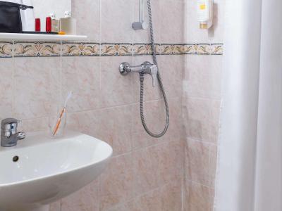 اپاردتل اداجیو اکسز نیس اکرپلیز