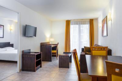 اپاردتل اداجیو اکسز نیس اکرپلیز