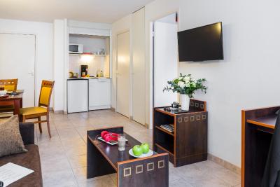 اپاردتل اداجیو اکسز نیس اکرپلیز