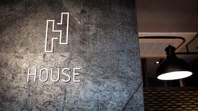 د هاوس پراتونام