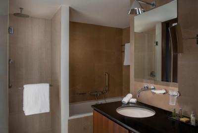 هیلتون بیروت دونتون