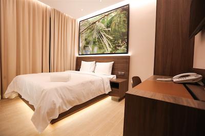 پوپولوس هتل