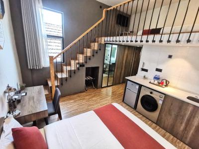 یو هتل سینتیاندی