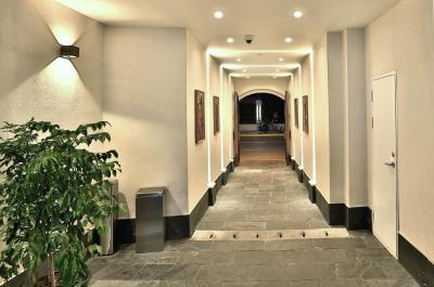 یو هتل سینتیاندی