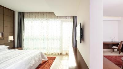 فور پوینتز بای شراتون شارجاه