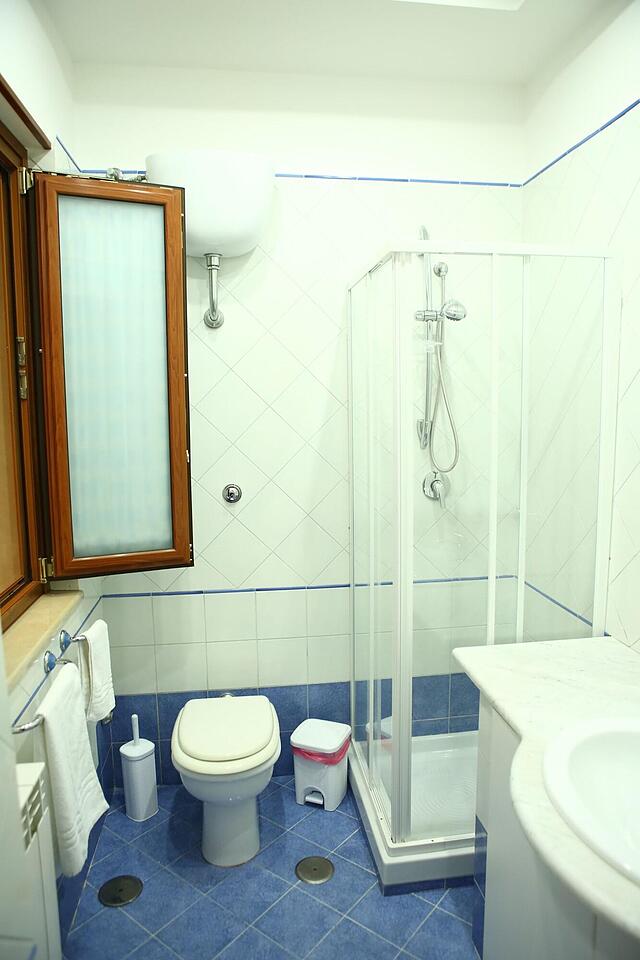 ب اند ب پمپی والنتینا انفیتیترو