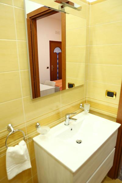 ب اند ب پمپی والنتینا انفیتیترو