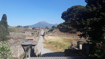 ب اند ب پمپی والنتینا انفیتیترو