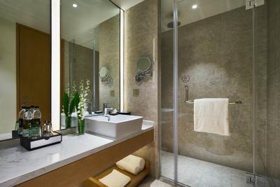 د کیوب هتل شانگهای سانجیاگانگ