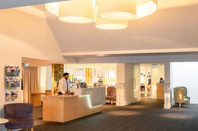 سنیک هتل مارلبروگه