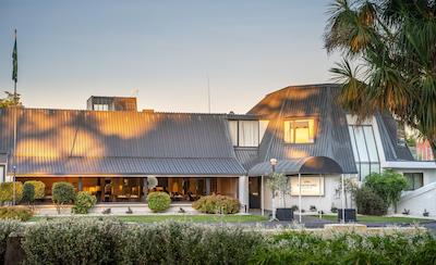 سنیک هتل مارلبروگه