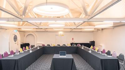 سنیک هتل مارلبروگه