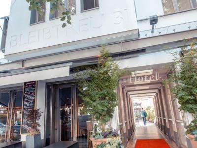 هتل بلیبترو برلین بای گولدن تولیپ