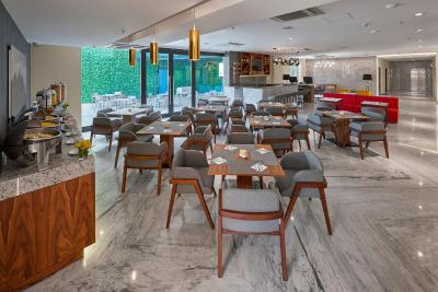 رادیسن هتل منتری سان جرنیمو