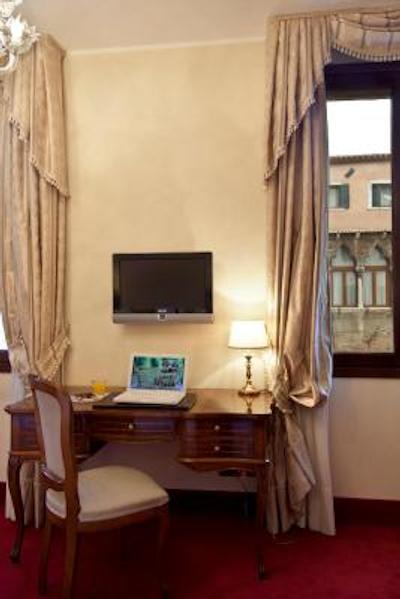 آل پنت دی سُسپیری