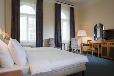 اُریا اسپا هتل بهمیا