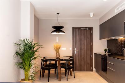 رامیرز فلاتز اند بار